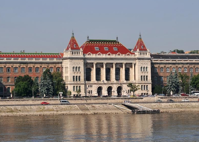 experience-budapest-university-technology-economics-hungary-timea-81942c80a7ab3d64cef8a753e182c08c